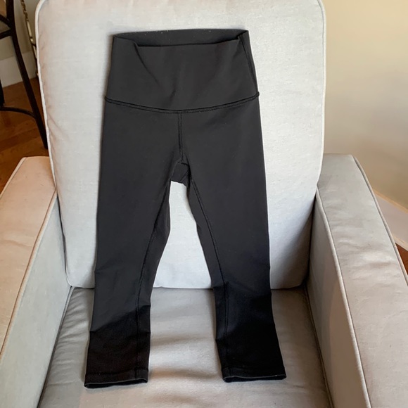 Lululemon crop leggings - Picture 2 of 3